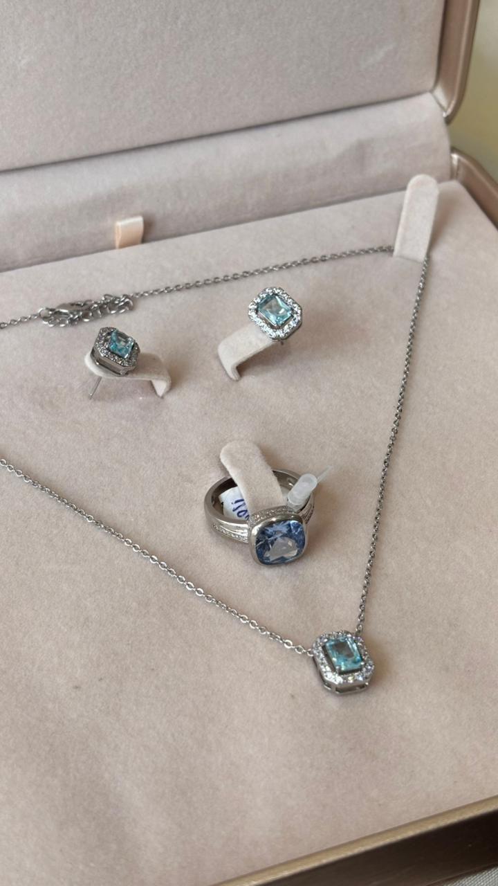 Conjunto em prata com colar pingente, anel e brincos de pedra azul água-marinha